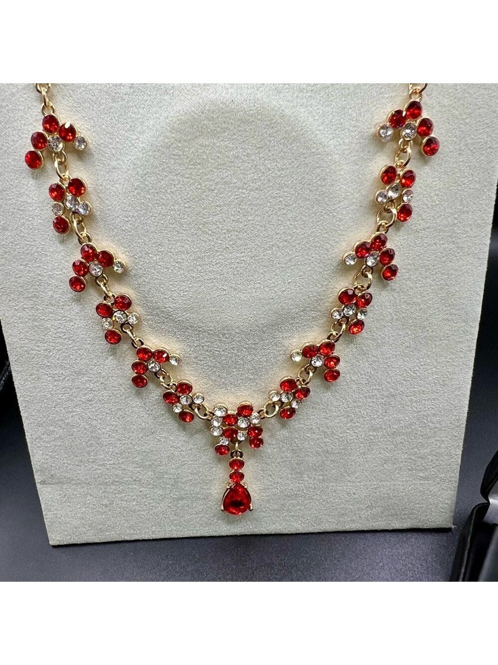 🎉HP🎉New Vintage Inspired Gold Tone Crystal & Zircon Necklace and Earring Set - Picture 3 of 14